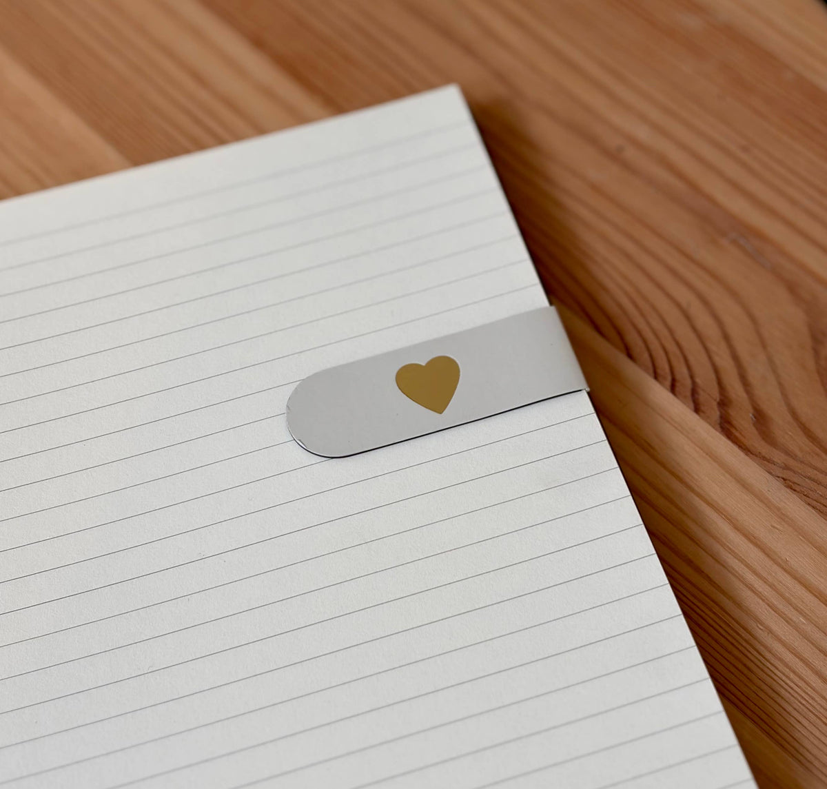 Classic Heart Gold Foil Magnetic Bookmark