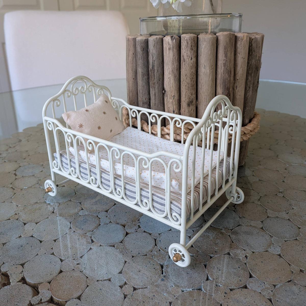Miniature Metal Bed for Levlovs