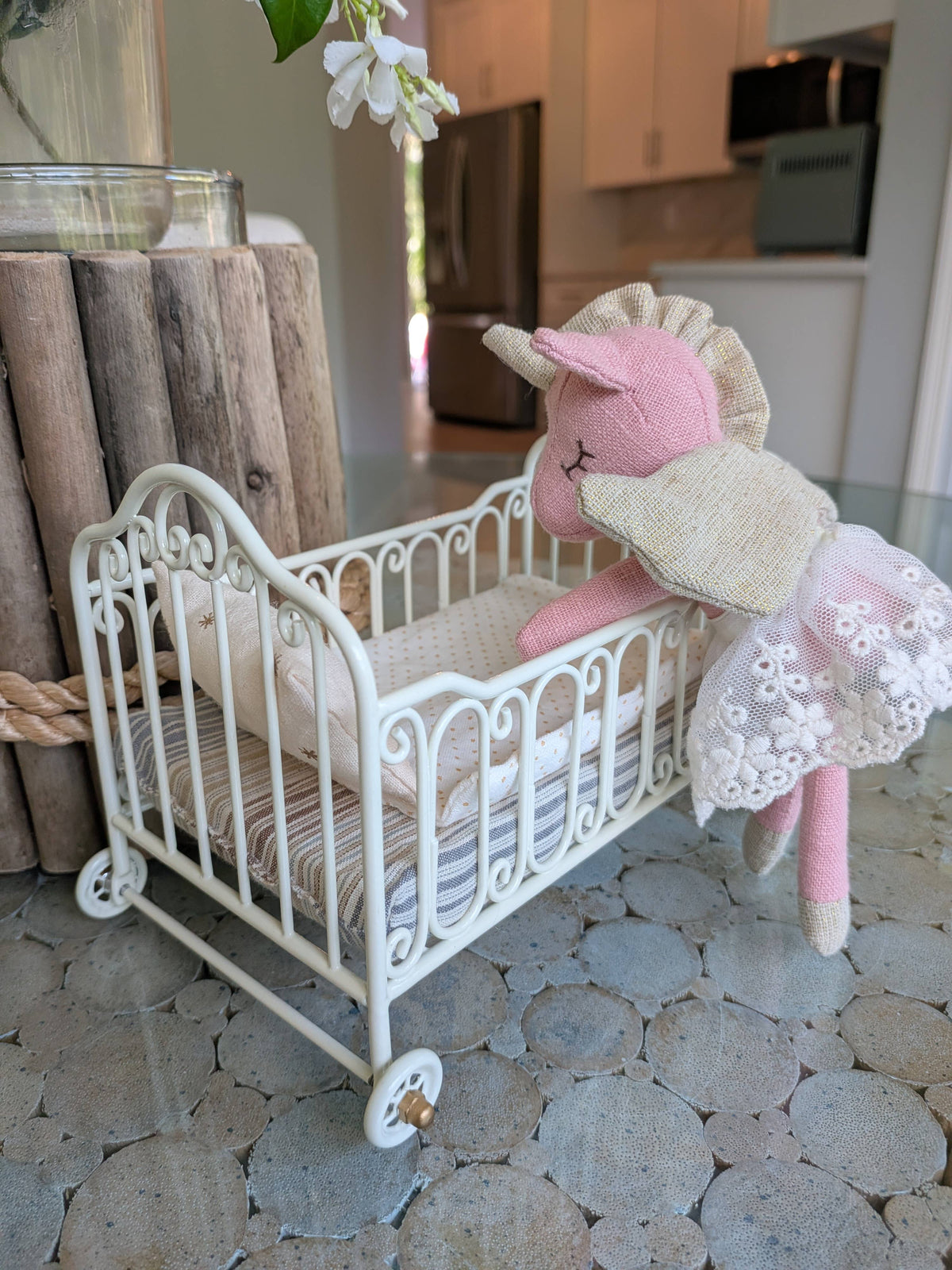 Miniature Metal Bed for Levlovs