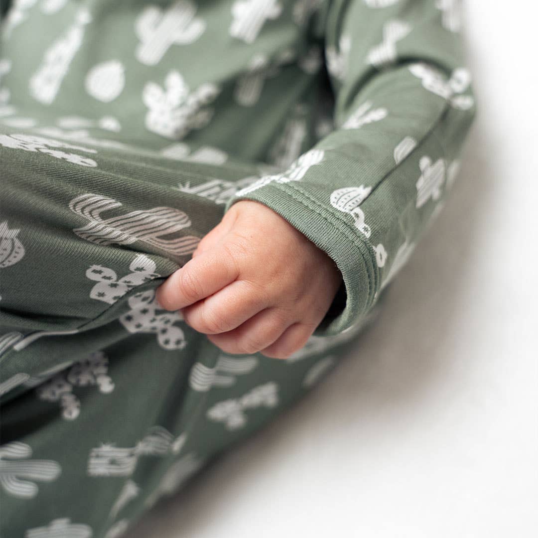 Cactus Bamboo Newborn Gown and Hat Set - vibeboxshop