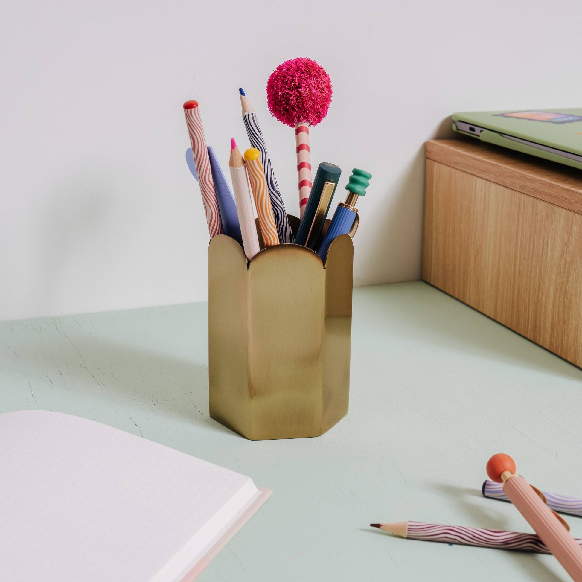 Scallop Edge Pen Pot - vibeboxshop