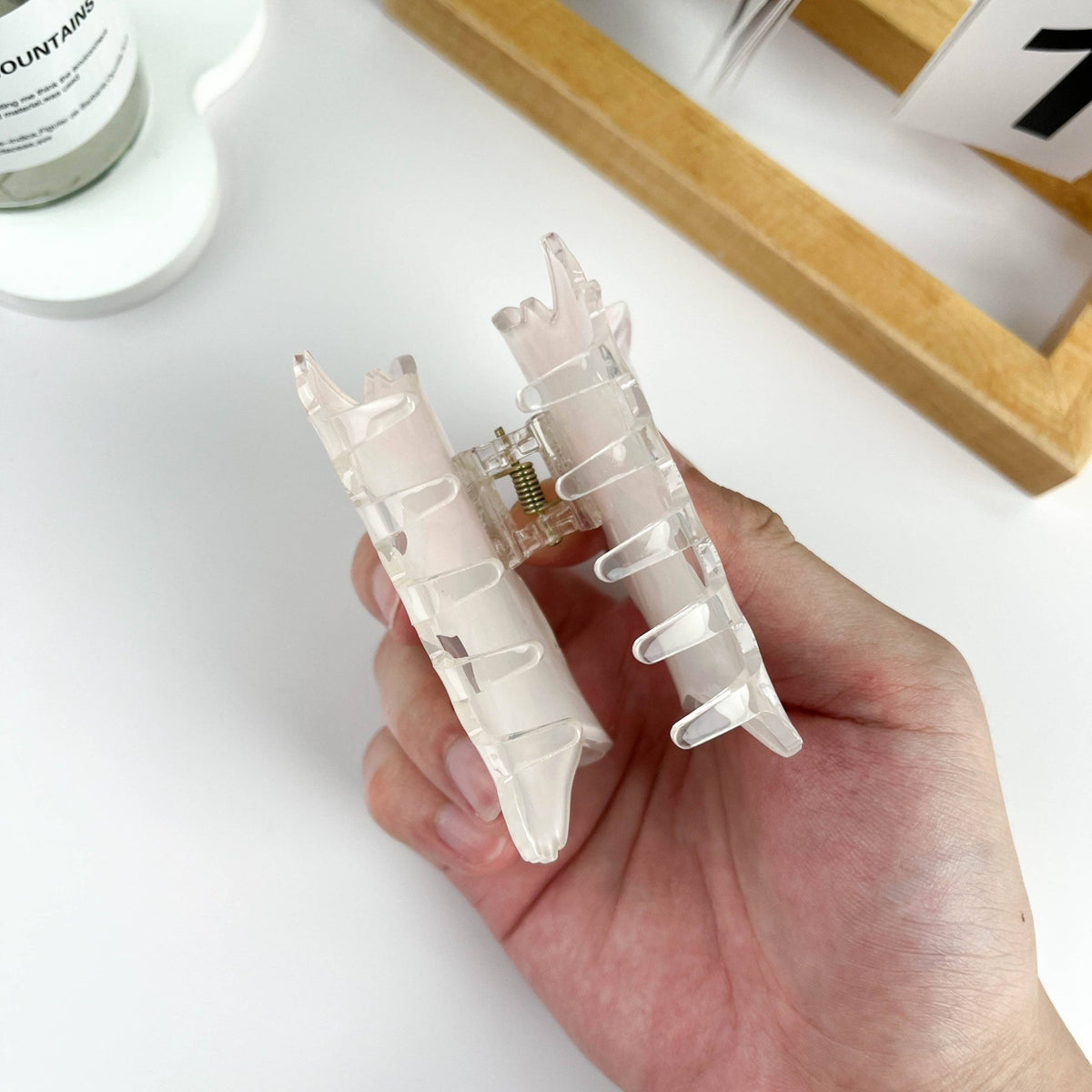 White Kitty Hair Clip - vibeboxshop